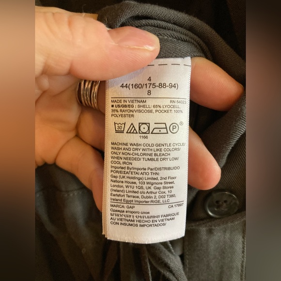 Beautiful GAP grey jumpsuit • size 4 • NWOT • never worn! EUC • tencel blend - Picture 4 of 7